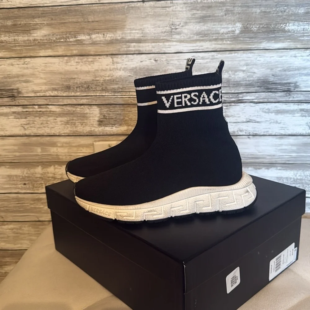 Versace kids BLACK TRIGRECA SOCK TRAINERS - Picture 2 of 6